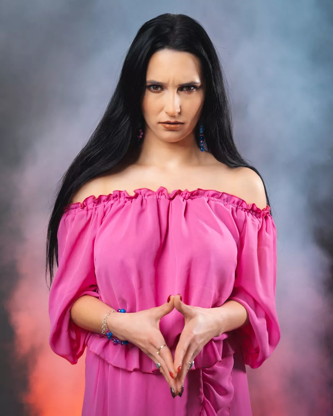 Wyjątkowa sesja Emilii Saneckiej z zespołu Daj to Głośniej! Gwiazda disco polo wygląda jak piękna księżniczka z bajki?! 